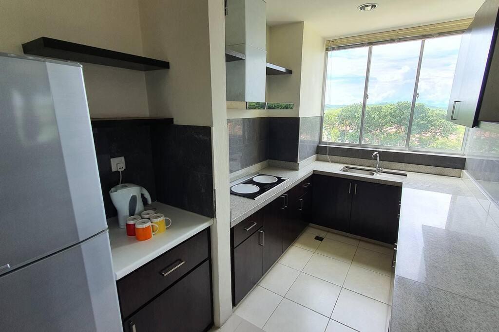 Sky -3 Bedrooms At Cinta Sayang, Apartment